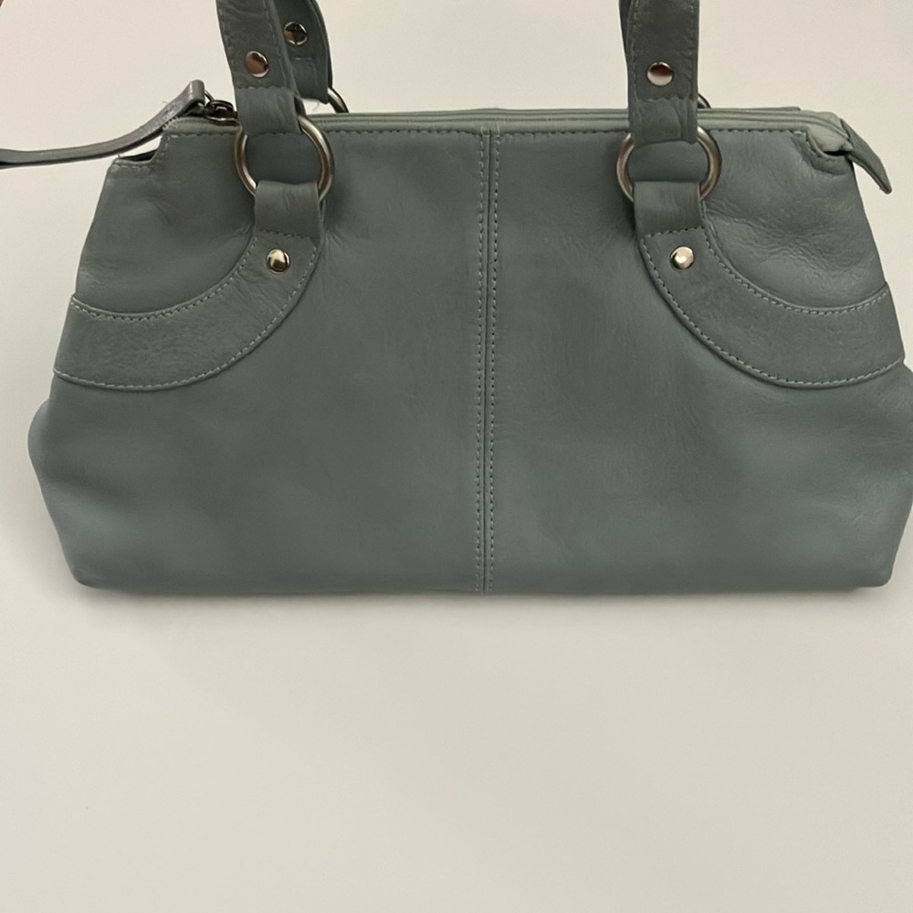 Clark’s Elegant Light Blue Leather Handbag